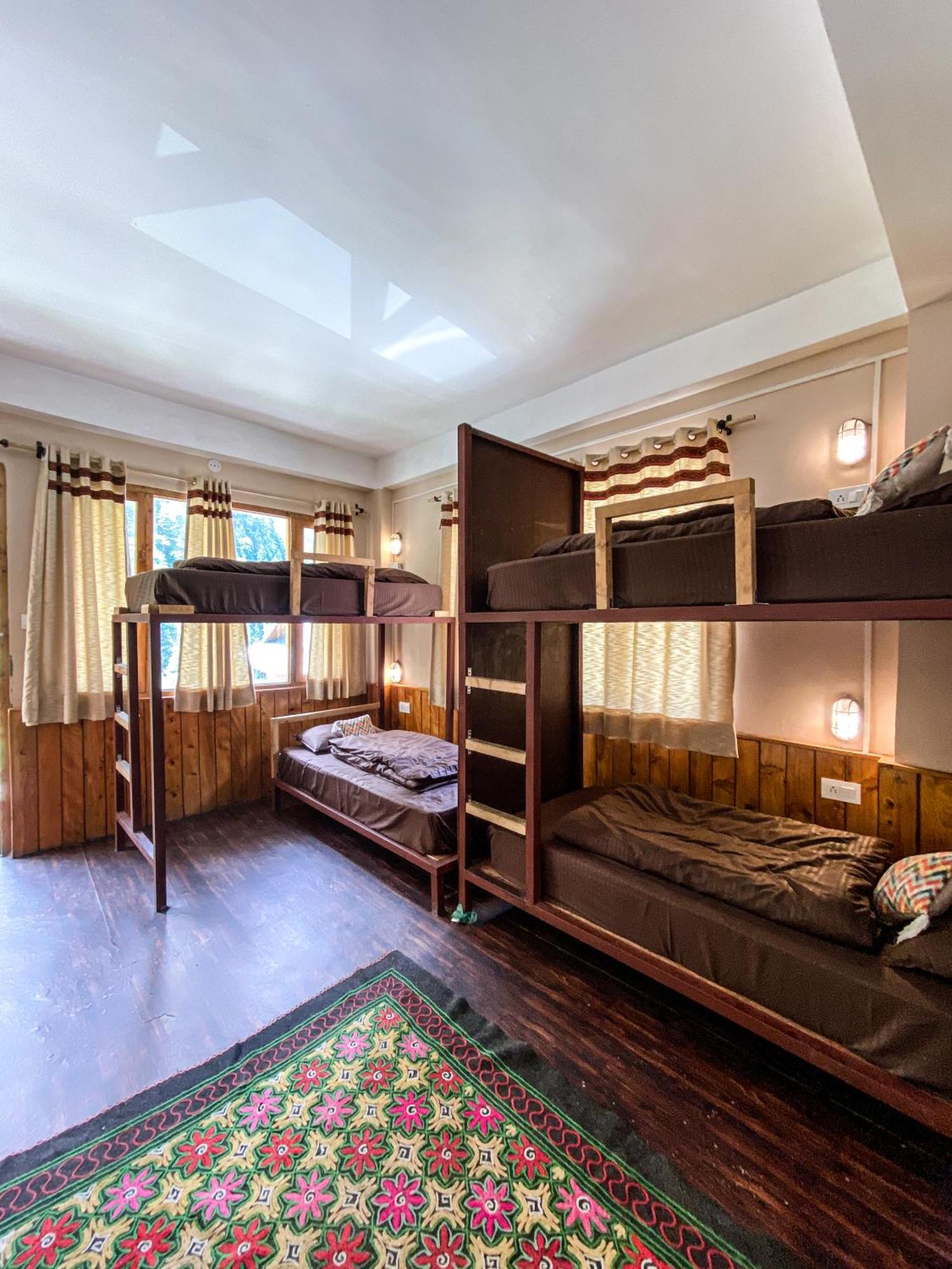 Thepahadians Food & Stay Jibhi Экстерьер фото